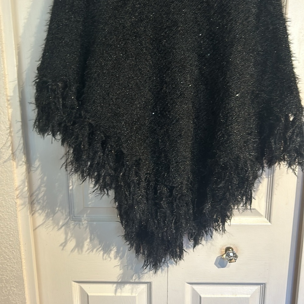 NWT Betsey Johnson Black Soft Cowl neck Fringe Shrug Poncho - Picture 3 of 6